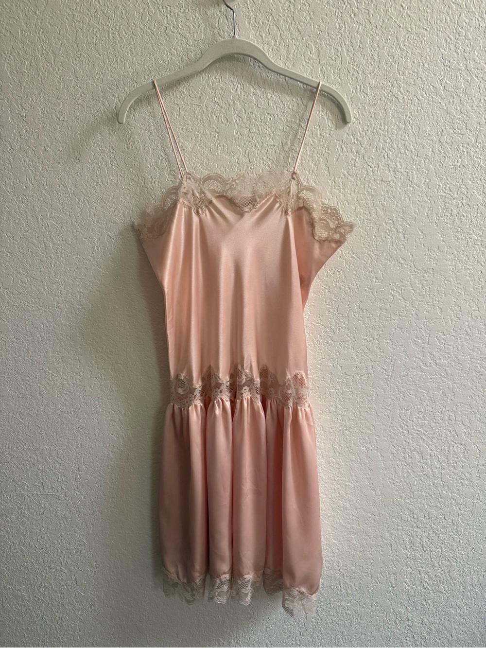 VINTAGE 1970s/1980s Papillon by Paula Carbone Soft Blush Lace Slip Dress